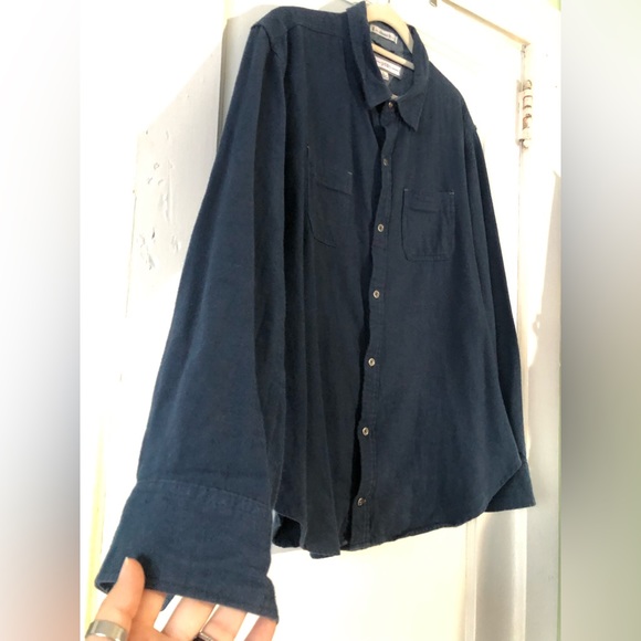 💙𝟻/$𝟸𝟻💙 PD&C classic fit blue button down flannel shirt - Picture 6 of 11